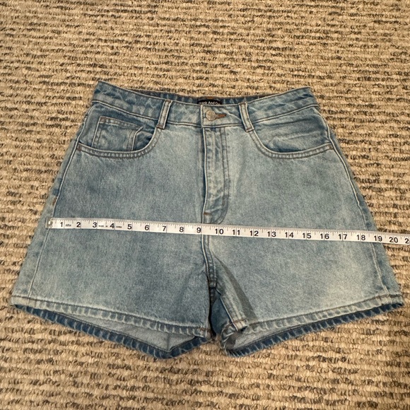 Frank and Oak Stevie Tapered Denim Short in Light Wash - Picture 10 of 13